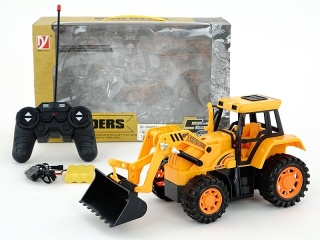 POJAZD NA RADIO Z AKUM.